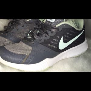 Women’s Nike Sneakers Size 9 Gray